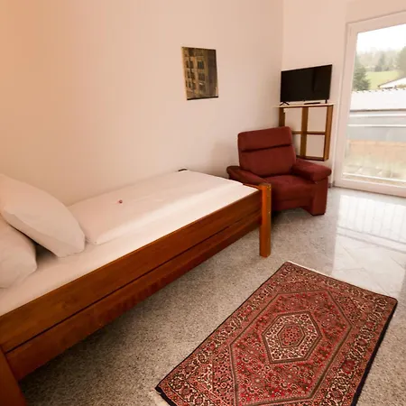 Tullius Rebmeisterei Bed & Breakfast 3*