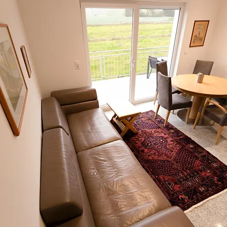 Tullius Rebmeisterei Bed & Breakfast 2*